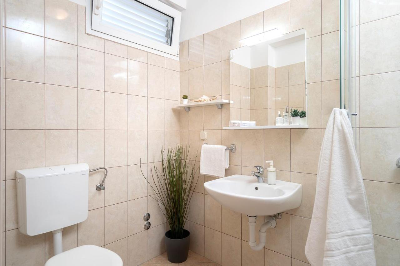 Novak Guesthouse - Zf Hvar Хвар Екстер'єр фото