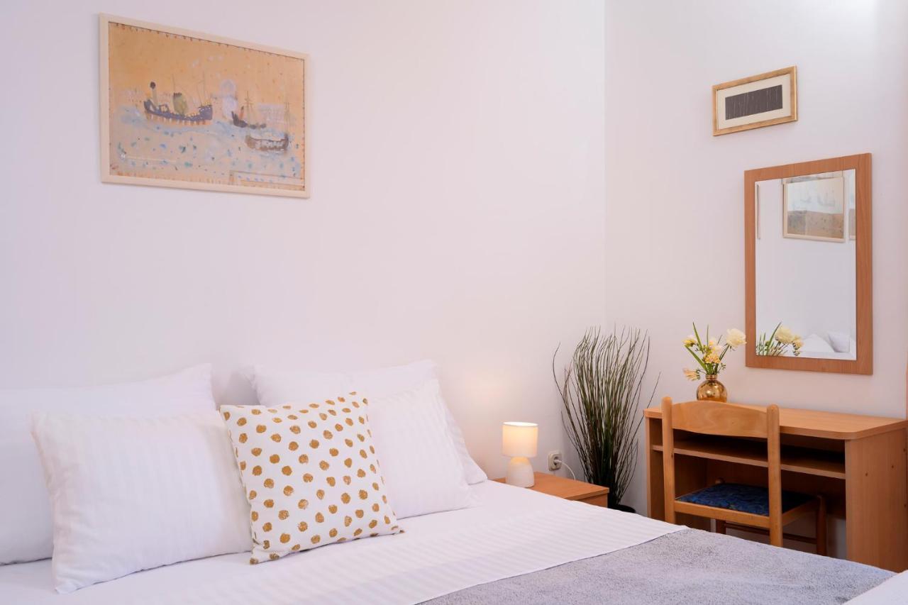 Novak Guesthouse - Zf Hvar Хвар Екстер'єр фото