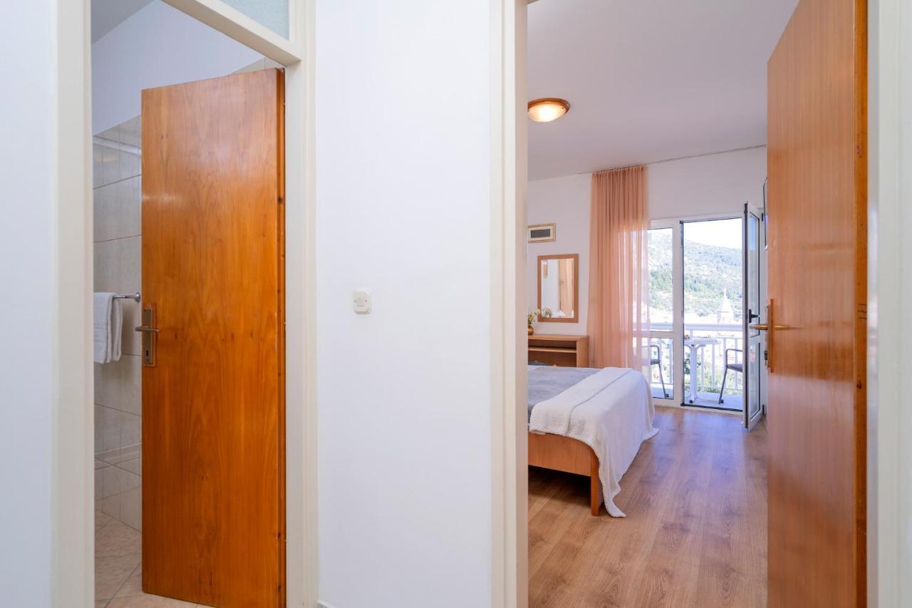 Novak Guesthouse - Zf Hvar Хвар Екстер'єр фото